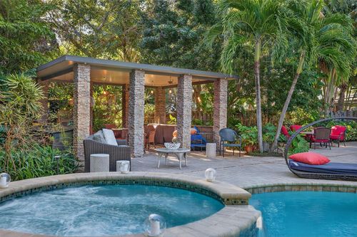 318 Ne 26th St, Wilton Manors, FL, 33305-1137 | Card Image