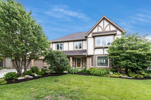 4072 Broadmoor Cir, Naperville, IL, 60564-9752 | Card Image