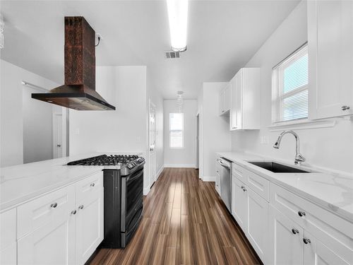 8135 Chateau St, Houston, TX, 77028-4515 | Card Image