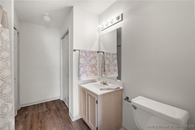 207 Colonial Club Dr, Condo with 2 bedrooms, 2 bathrooms and null parking in New Albany IN | Image 22