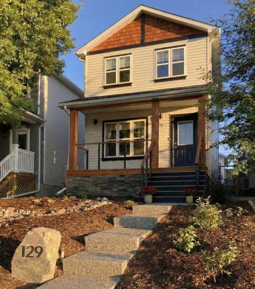 129 25 Ave Ne, Calgary, AB, T2E1X9 | Card Image