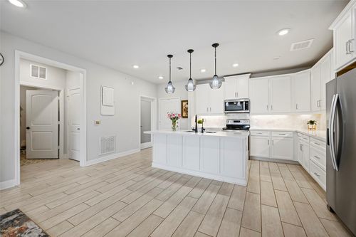 apt-1404-6804 Westview Dr, Houston, TX, 77055-6906 | Card Image