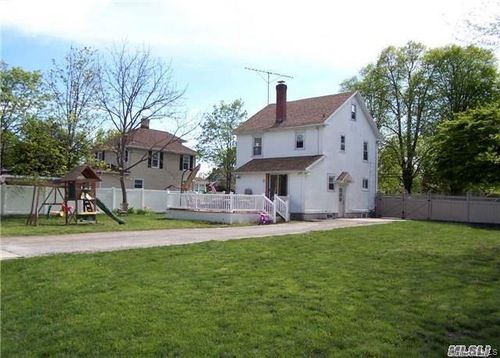 21 Rhodes Ave, Bay Shore, NY, 11706-6613 | Card Image