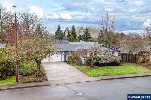 961 Nw Ironwood Ave, Corvallis, OR, 97330-1524 | Card Image