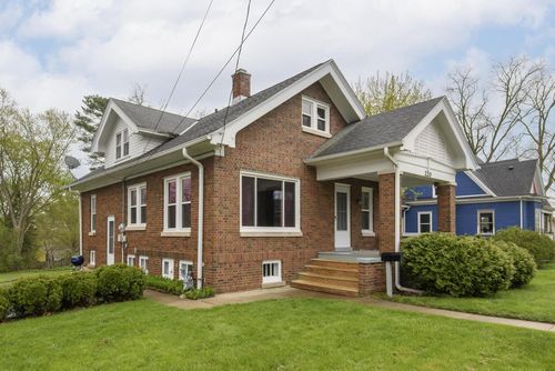 220 Fox Street, Mukwonago, WI, 53149 | Card Image