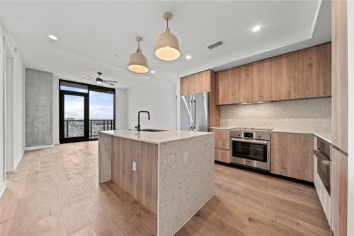 unit-2403-84 N Interstate 35, Austin, TX, 78701-4982 | Card Image