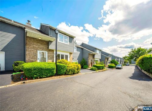 8-21 Creek Ct, Fair Lawn, NJ, 07410-1572 | Card Image