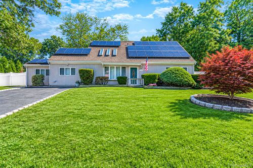17 Fenwick Ave, Farmingville, NY, 11738-2211 | Card Image