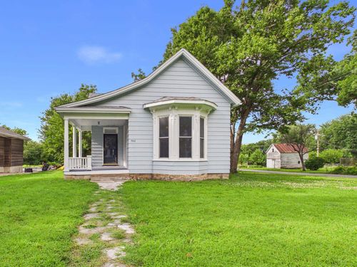 722 W Harvey Ave, Wellington, KS, 67152-3317 | Card Image