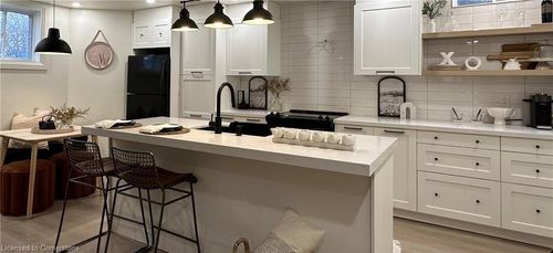 115 Avanti Cres, Waterdown, ON, L8B1W7 | Card Image