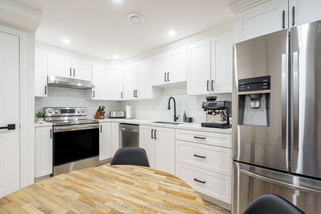 115 William Roe Blvd, House other with 5 bedrooms, 3 bathrooms and 3 parking in Newmarket ON | Image 36