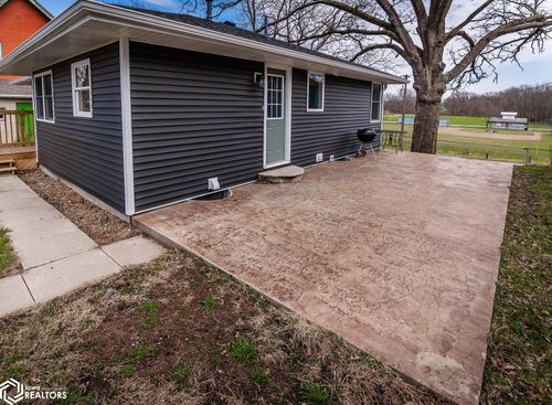 75 Metcalf St, Maxwell, IA, 50161-7724 | Card Image