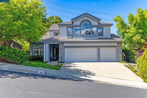 220 Valley Glen Ln, Martinez, CA, 94553-5872 | Card Image
