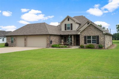 18004 S 71st East Avenue, House other with 5 bedrooms, 3 bathrooms and null parking in Bixby OK | Image 1