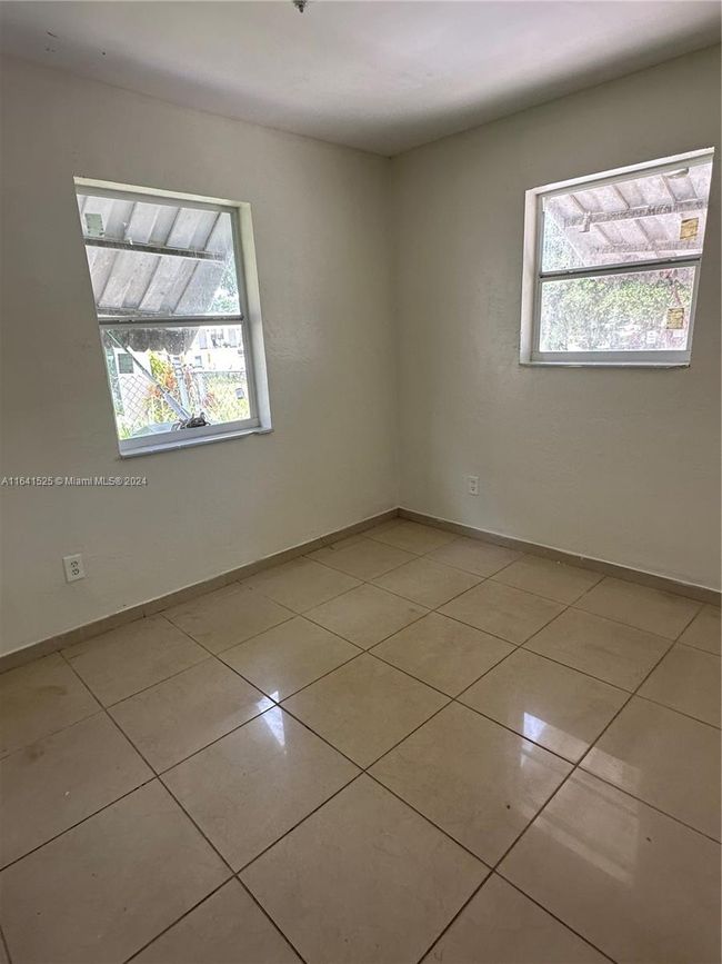 1 - 204 Se 10 Th St, Home with 2 bedrooms, 1 bathrooms and null parking in HALLANDALE BEACH FL | Image 4