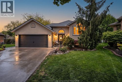 398 Thorn Ridge Crescent, Amherstburg, ON, N9V3X2 | Card Image