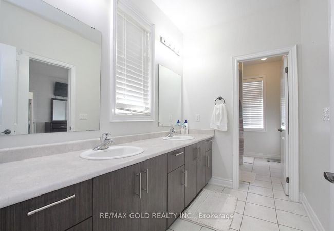 14 Ladbrook Cres, House other with 7 bedrooms, 5 bathrooms and 4 parking in Brampton ON | Image 24