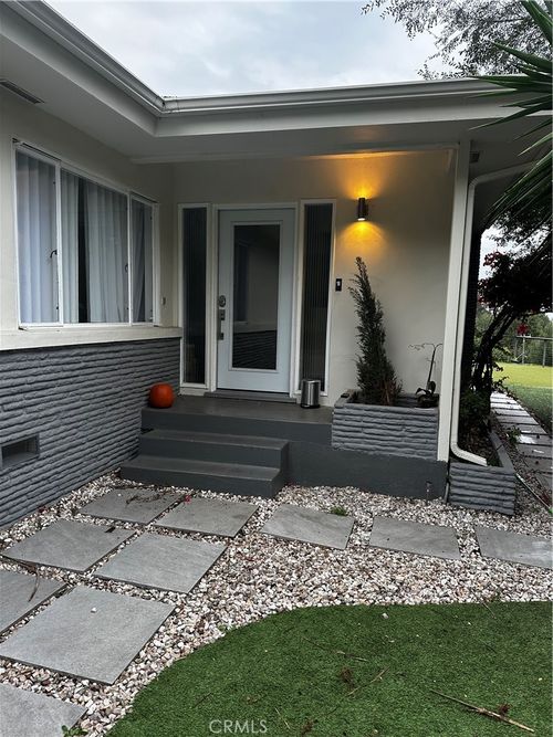 9549 Dalegrove Dr, Beverly Hills, CA, 90210-1711 | Card Image