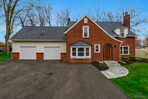 4695 Lake Shore Rd, Hamburg, NY, 14075-3307 | Card Image