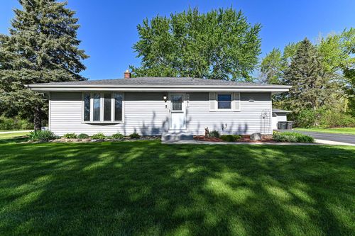 9061 S 83rd St, Franklin, WI, 53132 | Card Image