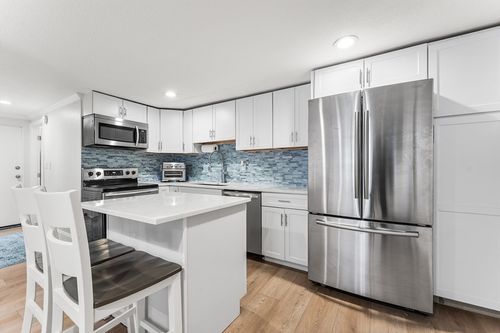 1a-588 Main St, Stoneham, MA, 02180-2836 | Card Image