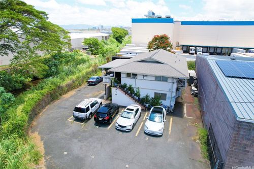 b-710 Umi St, Honolulu, HI, 96819-2302 | Card Image