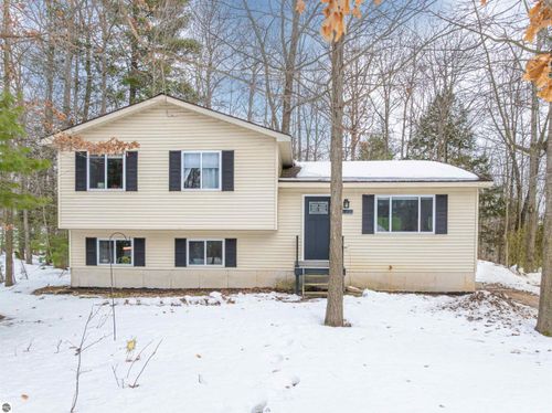 2937 Artist Ave, Interlochen, MI, 49643-8703 | Card Image