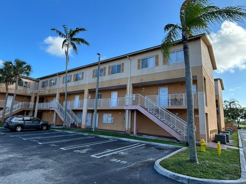 225-6255 Kendale Lakes Cir, Miami, FL, 33183-1962 | Card Image