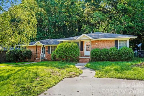 4809 Malibu Dr, Charlotte, NC, 28215-1535 | Card Image