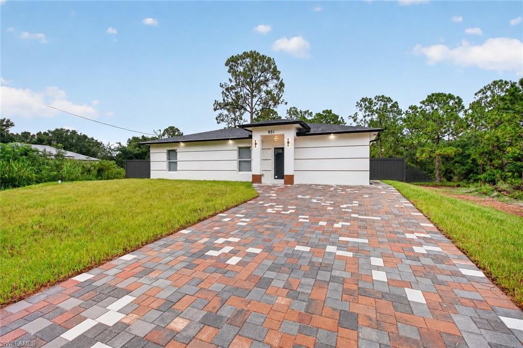 Residential in LEHIGH ACRES 5
