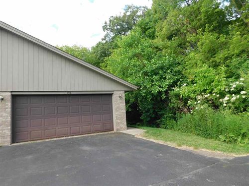 766 Tulip Ln, Rockford, IL, 61107-5829 | Card Image