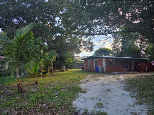 643 5th Pl Sw, Vero Beach, FL, 32962-4516 | Card Image