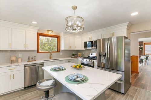 270 Lowell St, Wakefield, MA, 01880-1761 | Card Image