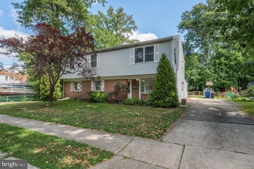 621 S Forklanding Rd, Maple Shade, NJ, 08052-2916 | Card Image