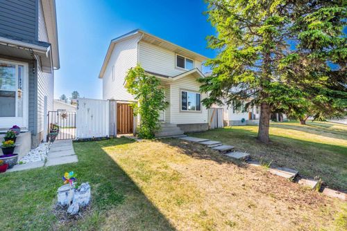 6483 54 St Ne, Calgary, AB, T3J1Z4 | Card Image