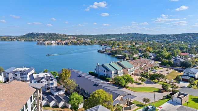 104 Cove E, Condo with 3 bedrooms, 2 bathrooms and null parking in Horseshoe Bay TX | Image 25