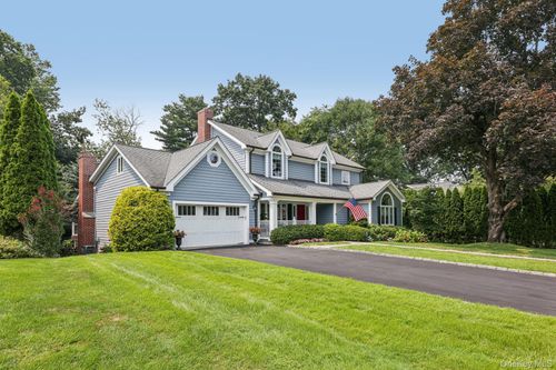 11 Gladstone Rd, New Rochelle, NY, 10804-1212 | Card Image