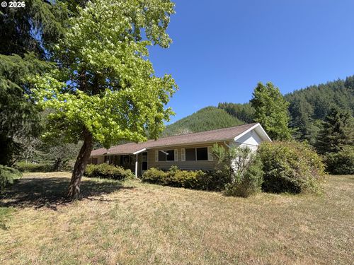 10082 Lone Pine Ln, Myrtle Point, OR, 97458-9631 | Card Image