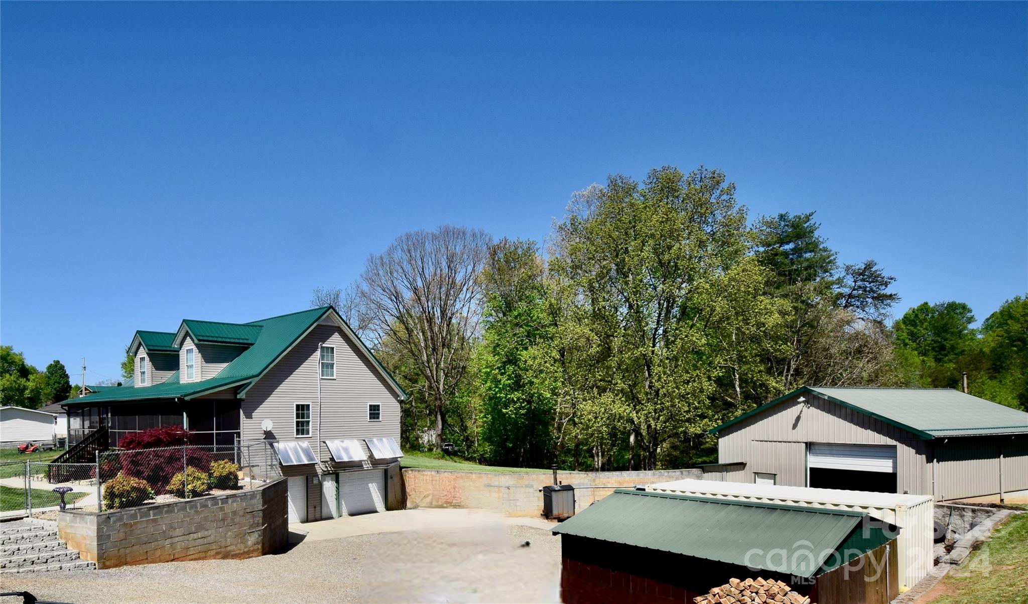 Shooting Star Ln, Candler, NC 28715
