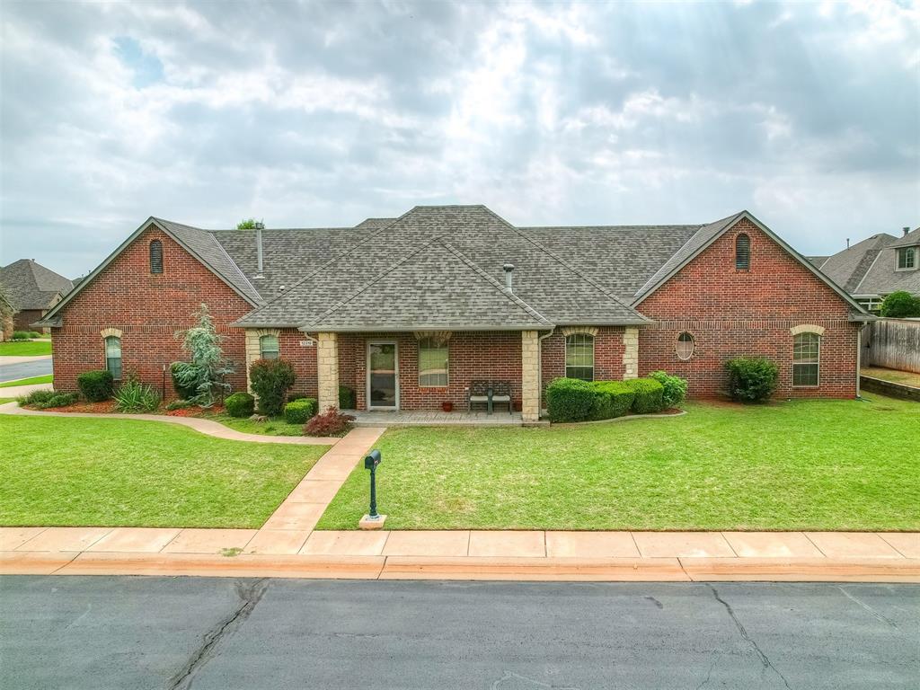 Laurie Ln, Oklahoma City, OK 73142