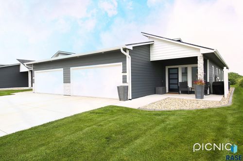 537 Oxford Ave, Harrisburg, SD, 57032 | Card Image