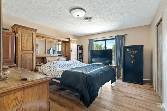 1125 Rose Ave, House other with 3 bedrooms, 2 bathrooms and null parking in Shafter CA | Image 4