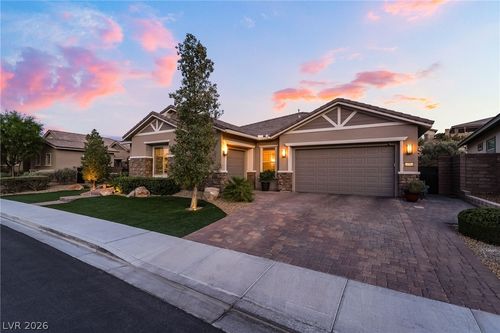 11111 Luna Blanca Dr, Las Vegas, NV, 89138-6140 | Card Image