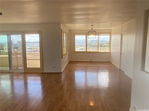 b-1308 Center St, Honolulu, HI, 96816-3275 | Card Image