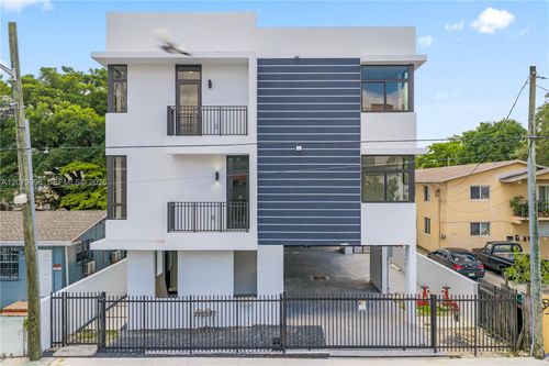 1-526 Sw 2nd St, Miami, FL, 33130-1303 | Card Image