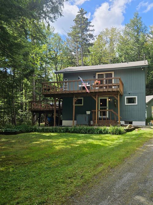 27 Country Ct, Wilmington, VT, 05363 | Card Image