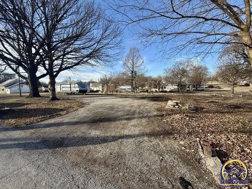 401 Kickapoo, Hiawatha, KS, 66434 | Card Image