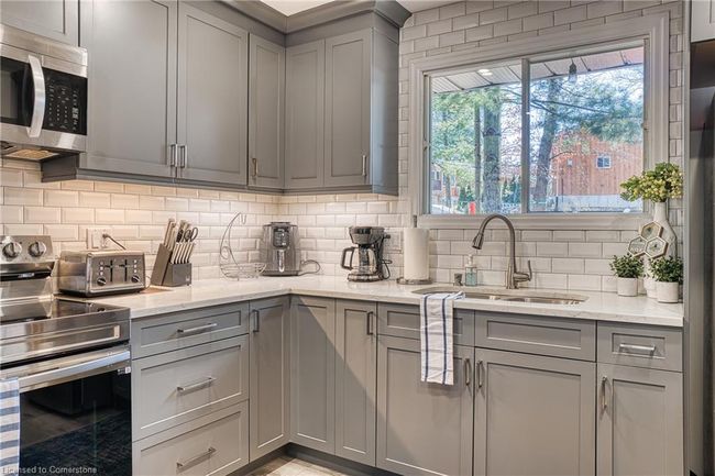 10007 Port Franks Rd, House other with 5 bedrooms, 2 bathrooms and 4 parking in Port Franks ON | Image 14