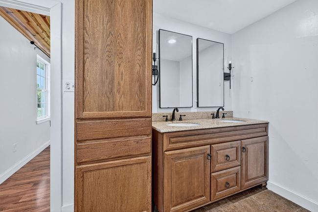 237 Mt Pleasant Rd, House other with 2 bedrooms, 2 bathrooms and null parking in Valley View TX | Image 25