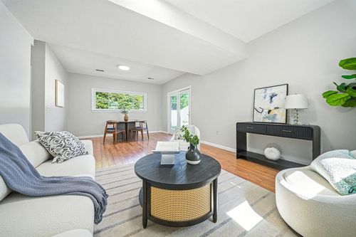 161 Washington St, Melrose, MA, 02176-5112 | Card Image